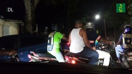 Calle Águeda Suárez se inunda y aisla comunidades