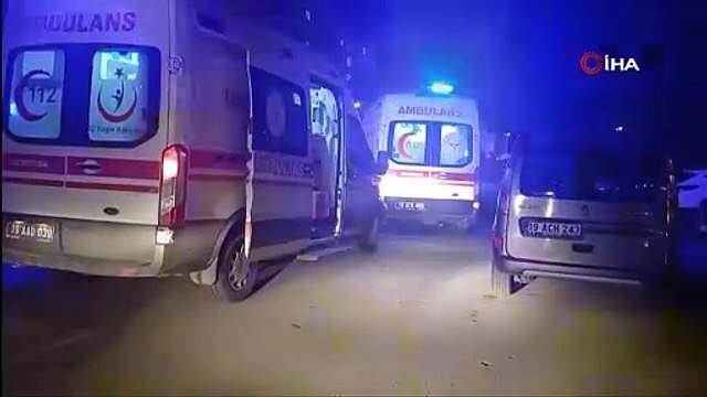 Gelin ile damat kavga etti, damadın babası gelinin babası ile kardeşini vurdu