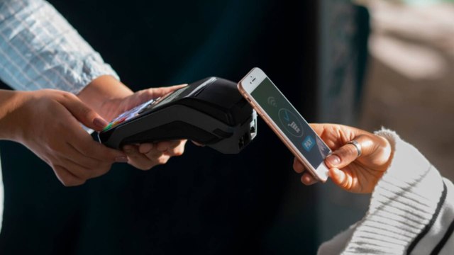 Comerciantes de Corabastos comienzan a dejar el efectivo por transferencias y billeteras digitales