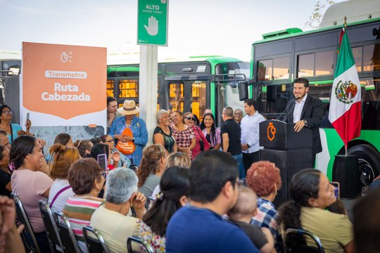 Samuel García inicia operaciones de 21 unidades transmetro en Monterrey