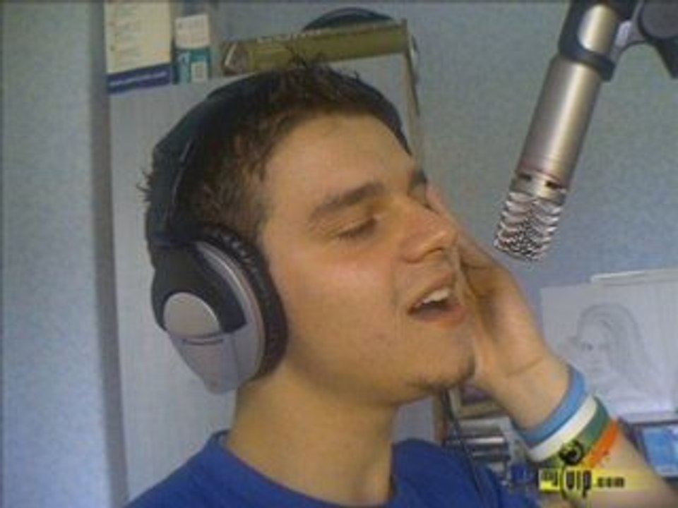 Singing Alone in love by Mariah Carey