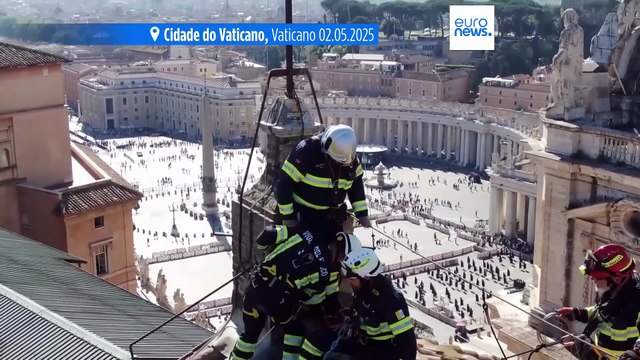 Cardeais do Vaticano dão início ao ritual secular de escolha do novo Papa