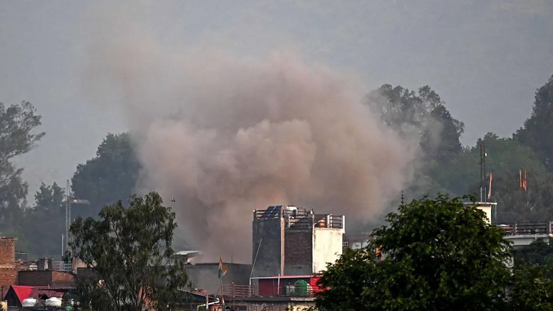 India lanza un ataque con misiles contra Pakistán