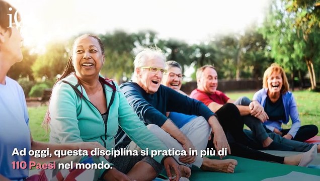 Lo yoga della risata compie 30 anni: la terapia più semplice (e contagiosa) del mondo