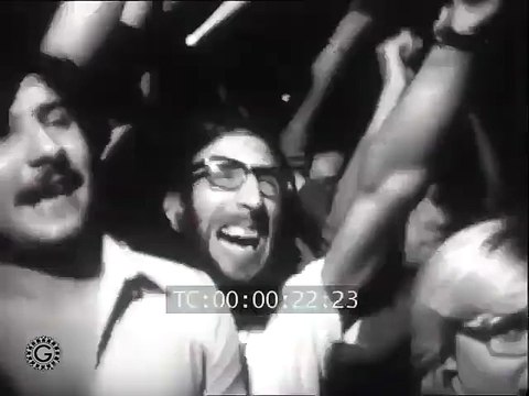 Johnny Hallyday – Gros Plan sur le Show (Gaumont Actualités – 25 Septembre 1971)