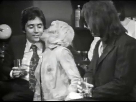 Johnny Hallyday & Sacha Distel – Des Gars Parfaits (Sacha Show – 26 Mai 1971)