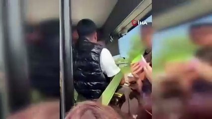 Lise öğrencisi tartıştığı şoförün üzerine yürüdü! O anlar böyle kaydedildi!