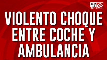 Violento choque entre automóvil y ambulancia en Palermo