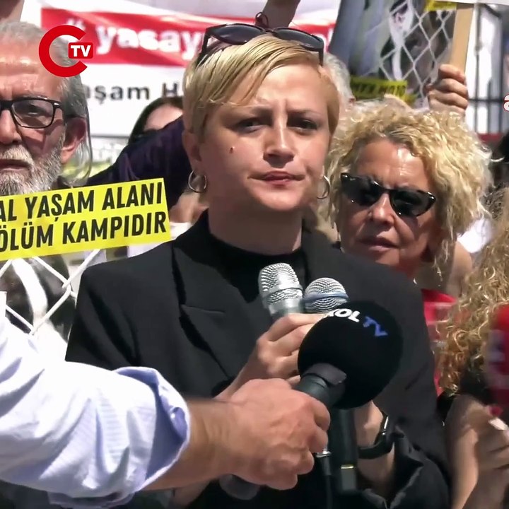 Hayvan hakları savunucuları AYM’nin önünde… DEM Partili Akın “Türkiye'nin her tarafından hayvanlara dönük katliam girişimlerinin acısını yaşıyoruz”