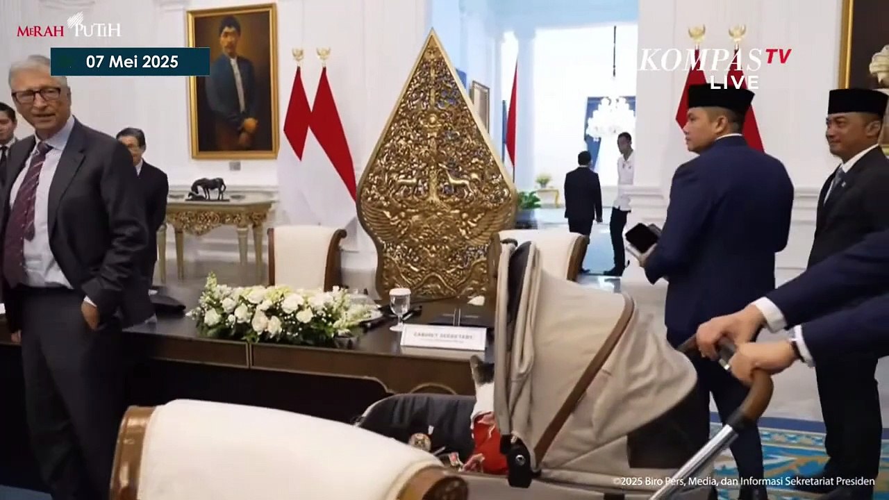 Tawa Prabowo Lihat Bill Gates Bermain Boneka Ikan Paus dengan Kucing Bobby Kertanegara