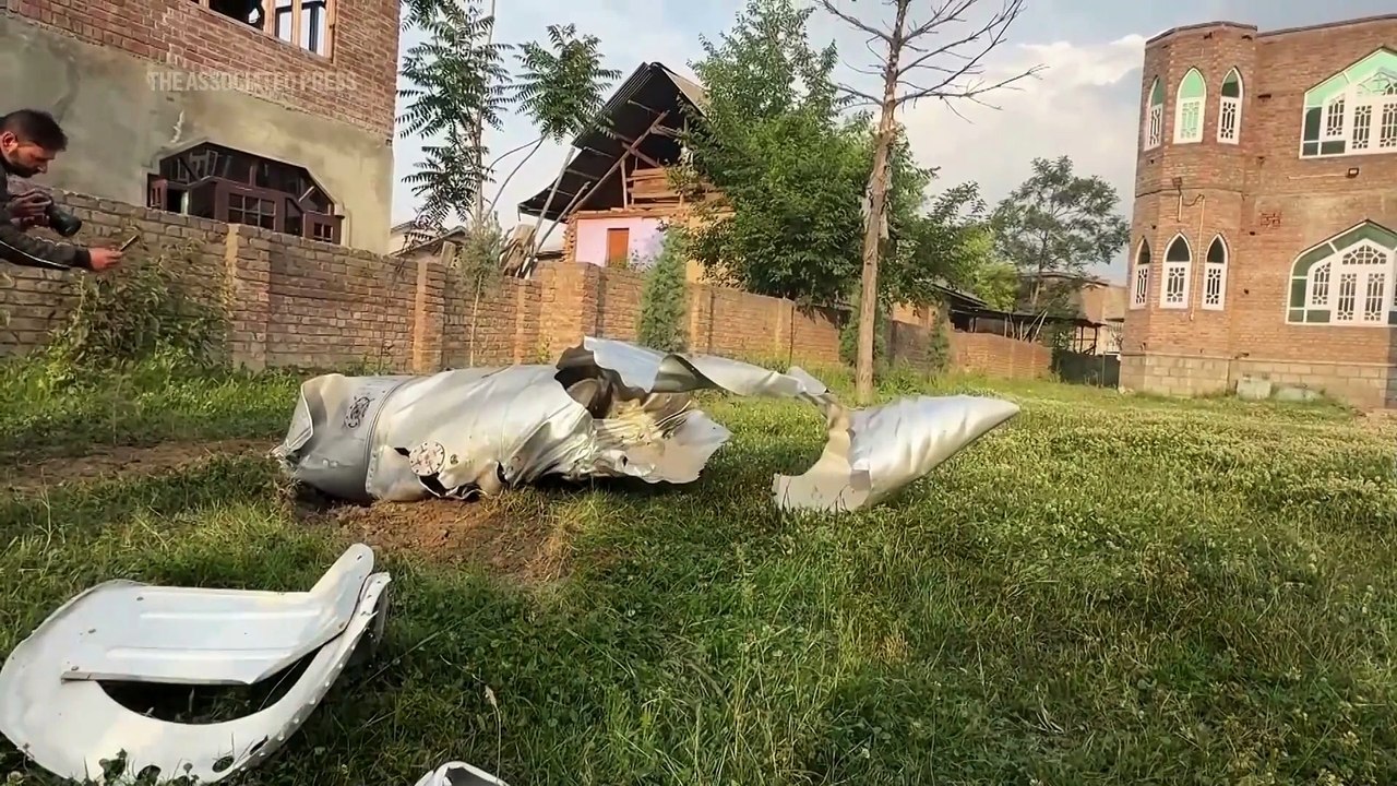 Dos aviones se estrellaron en la Cachemira controlada por la India