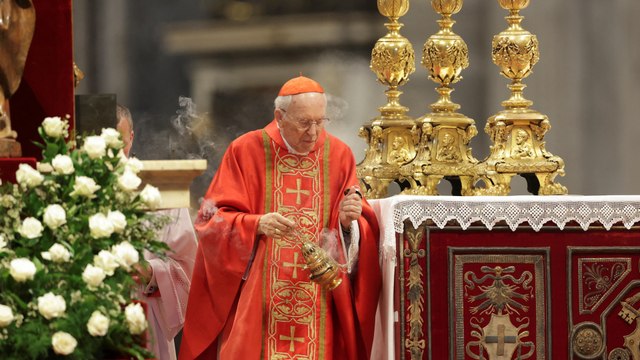 Conclave : « Que Dieu accorde à l'Eglise le pape qui saura réveiller les consciences », plaide le doyen des cardinaux