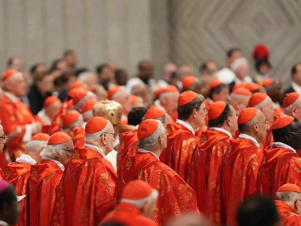 Vor der papstwahl: kardinäle feiern große messe