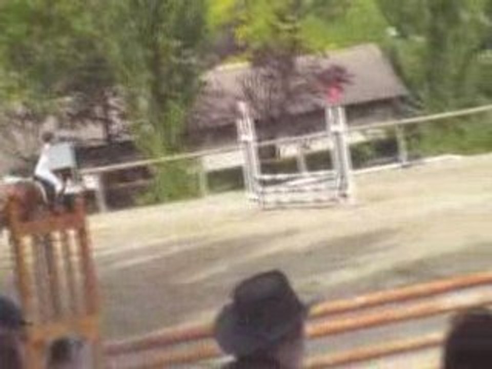 Julia et ptit charly des geais clubponey1 4fers 4mai2008