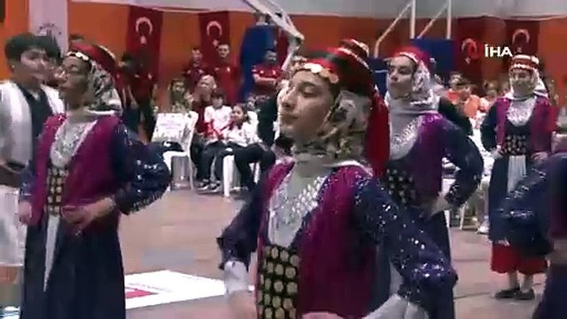 Ümraniye’de, ’Geleneksel Çocuk Oyunları ve İlkokullar Arası Fiziksel Etkinlikler’de ödüller sahiplerini buldu