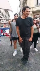 La reacción de Natalia Oreiro cuando le piden una foto a Ricardo Mollo.