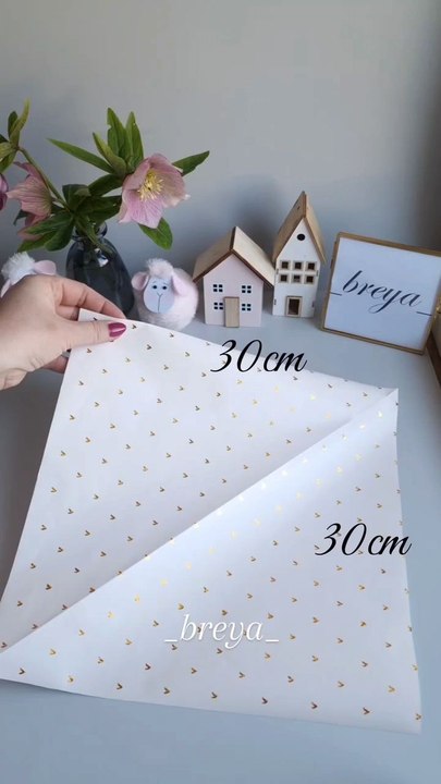 DIY Origami Bag Tutorial via: @_breya_Learn how to make a cute and simple DIY origami bag in this easy step-by-step video tutorial. Perfect for gifting, organizing small items, or just for fun!