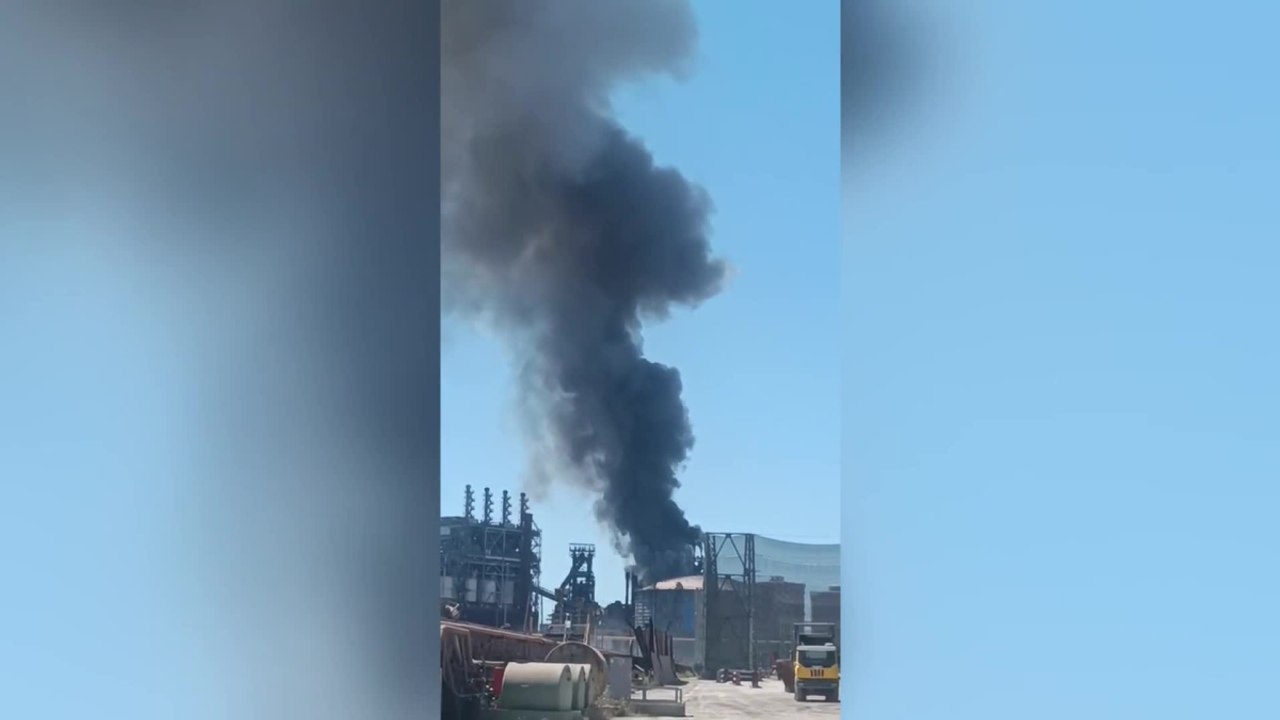 L’incendio di un altoforno dell’ex Ilva di Taranto