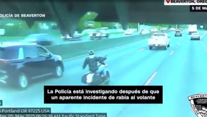 VIDEO: ¡Discutían! Conductor atropelló a un motociclista en plena carretera