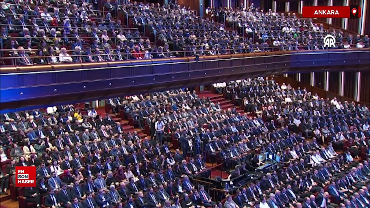 Bakan Bayraktar: Yenilenebilir enerjide büyük bir potansiyele sahibiz