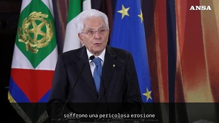 Mattarella: "Uscire da sole logiche commerciali sul cinema"