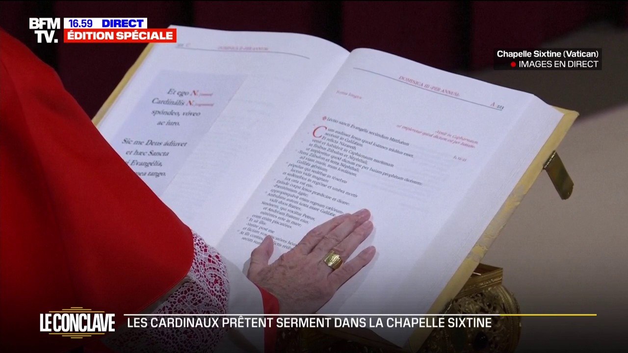 Conclave: les cardinaux prêtent serment, la main sur l'évangile