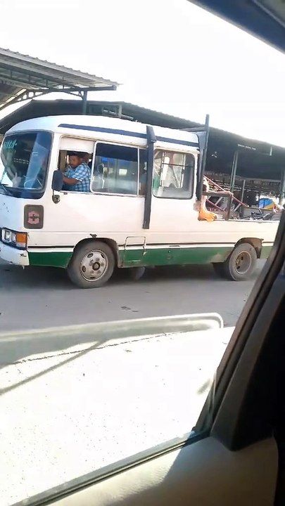 VIDEO: “De micro a camioneta” La metamorfosis sobre ruedas que asombra en Santa Cruz