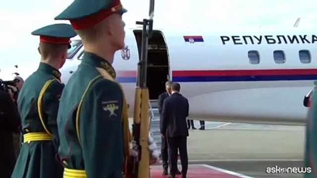 Presidente serbo Vucic a Mosca per la parata Giorno della Vittoria