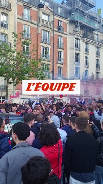 L'ambiance monte autour du Parc des Princes - Foot - C1 - PSG