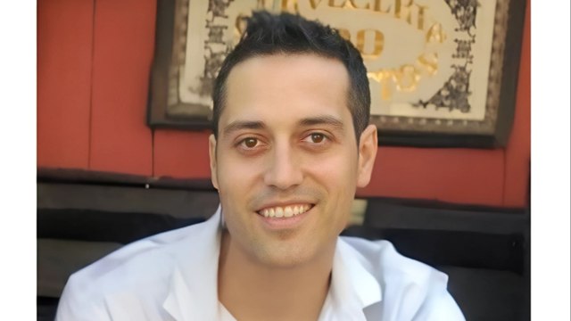 Carlos, hermano de José Antonio Vicho, en Radio Villena