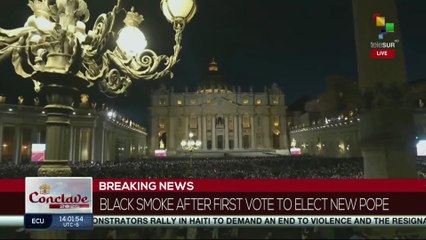 Vatican, black smoke after first vote to elect new pope