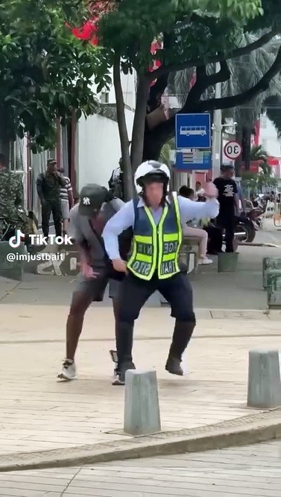 Funny video, tention relief, comedy, be happy.