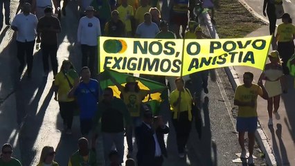 Bolsonaro lidera ato por anistia a condenados por ataques de 2023