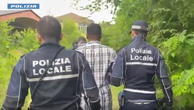 Pusher tunisino aggredisce poliziotto, poi sputa 14 palline di cocaina (07.05.25)