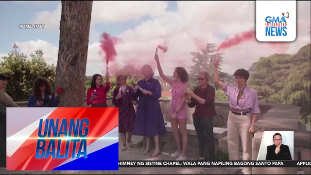 Grupo ng mga babae, nagsindi ng pink smoke; nanawagang payagan ang ordination ng mga babae | Unang Balita