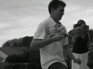 Yannick fait la danse de la poêle (aux croque monsieurs)