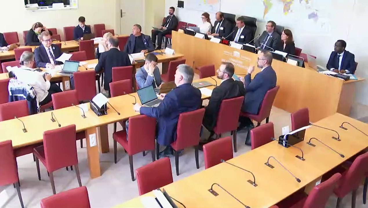 Renforcement de la cybersécurité : M. Vincent Strubel, directeur général de l’Agencenationale de sécurité des systèmes d’information (ANSSI) et de M. Gaëtan Poncelin deRaucourt, sous-directeur « Stratégie » - Mercredi 7 mai 2025