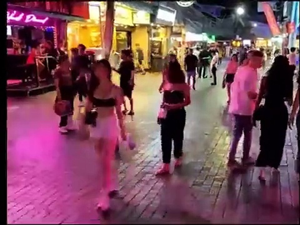 Thailand Pattaya, Walking street nightlife scenes. So many pretty ladies!