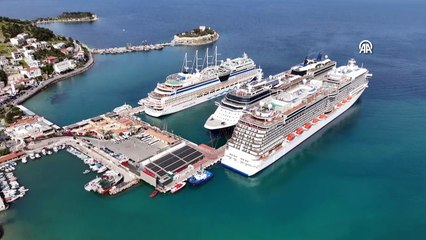 Kuşadası sezona hızlı girdi: 4 gemiyle 8 bin 608 turist geldi