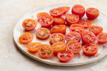Cómo cortar tomates cherry de 10 en 10