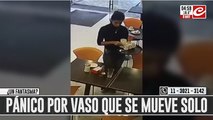 Pánico por el vaso que se mueve solo en la mesa de un bar