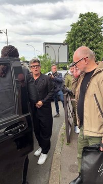 Adriana Karembeu et Marc Lavoine sorte de l'enregistrement de Vivement Dimanche avec Michel Drucker à Paris, France, le 5 mai 2025