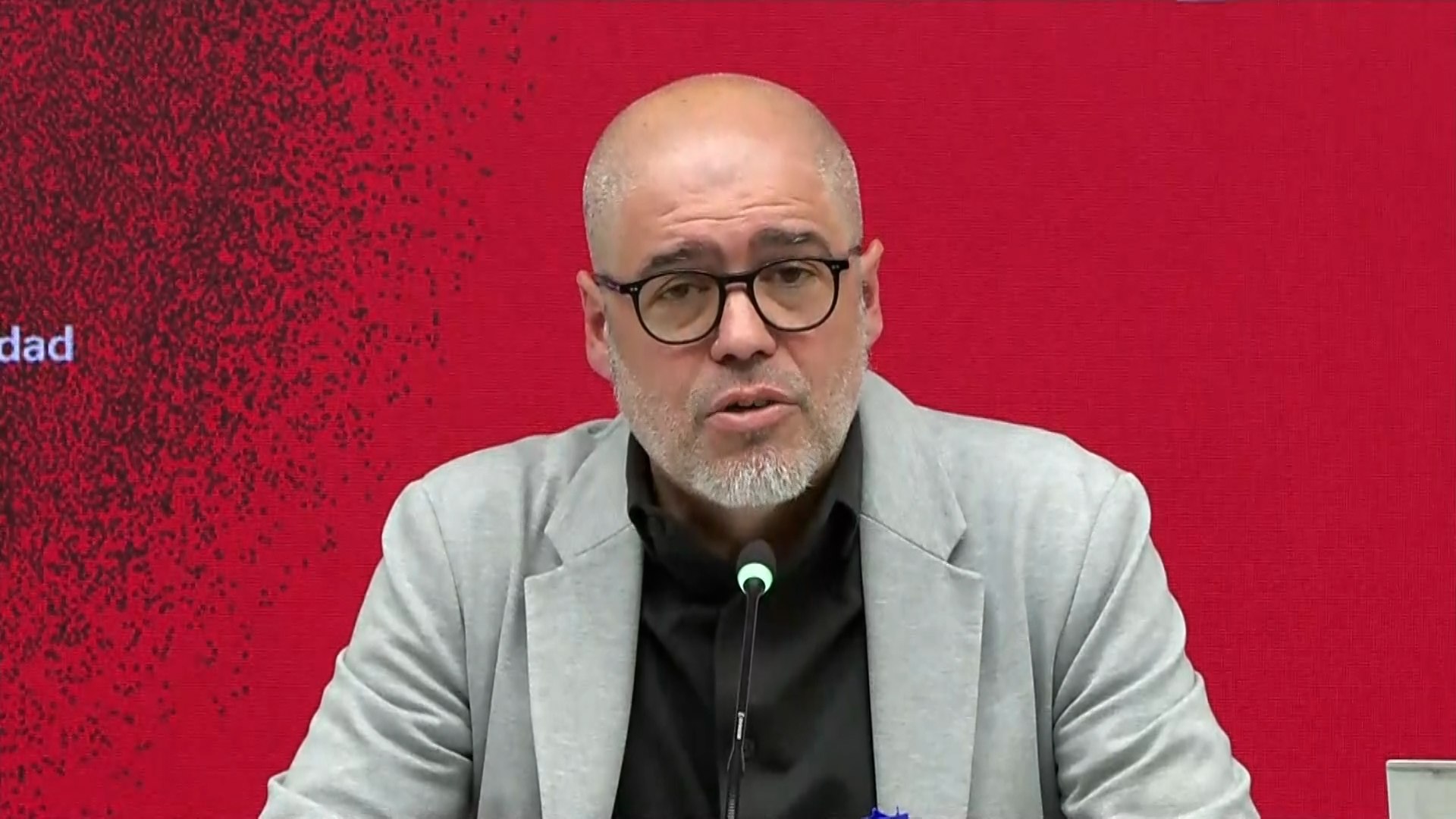 El secretario general de CCOO, Unai Sordo, ha calificado de "pataleta" la oposici�n de Junts a la ley para reducir la jornada laboral a 37,5 horas semanales y ha considerado que su posici�n responde a tener que gestionar que es "m�s in�til que la �ltima tostada del pan Bimbo".

"Cuando tienes que gestionar que no tienes la m�s m�nima utilidad para nadie, ni tampoco para los poderes que representas, suele haber una relaci�n directa entre la inutilidad y los aspavientos, los excesos verbales y las pataletas", ha asegurado este mi�rcoles en una rueda de prensa despu�s de que Junts reafirmase ayer su oposici�n a una "ley infumable" promovida por el "lobby sindicalista".