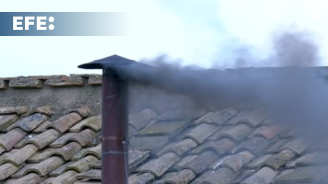 Fumata negra: No se ha elegido papa tras la tercera votación
