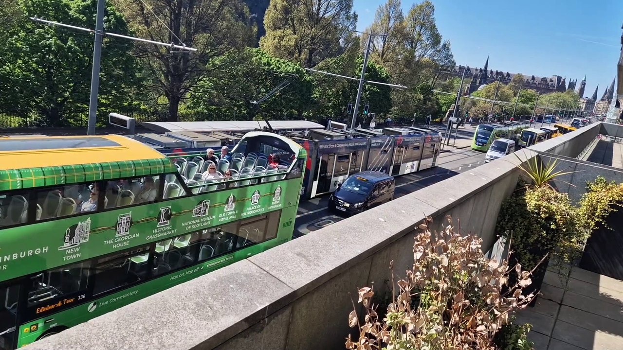 Edinburgh trams stop to mark 80th anniversary of VE Day