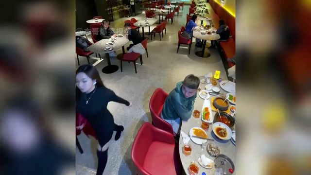 @Funny Moments Caught on Surveillance Cameras (3), Seeing This Hurts, Forgive Me for Laughing Unkindly!