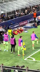 Las imágenes del calentamiento de Araujo ante el Inter que indignan a los barcelonistas