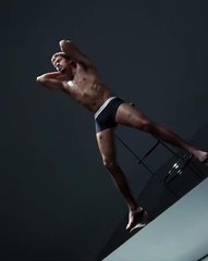 Bad Bunny revela su lado más sexy