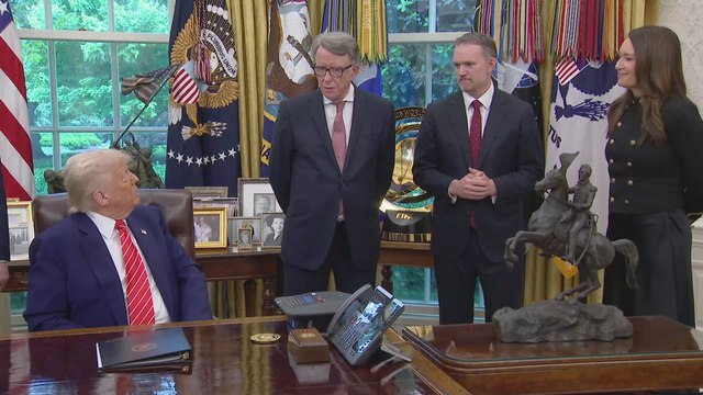 Trump stuns British ambassador with jaw-dropping joke after UK deal