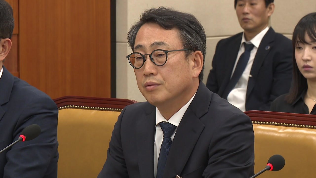 SKT 유영상 "위약금 면제 시 한 달에 500만 명 이탈 예상" / YTN